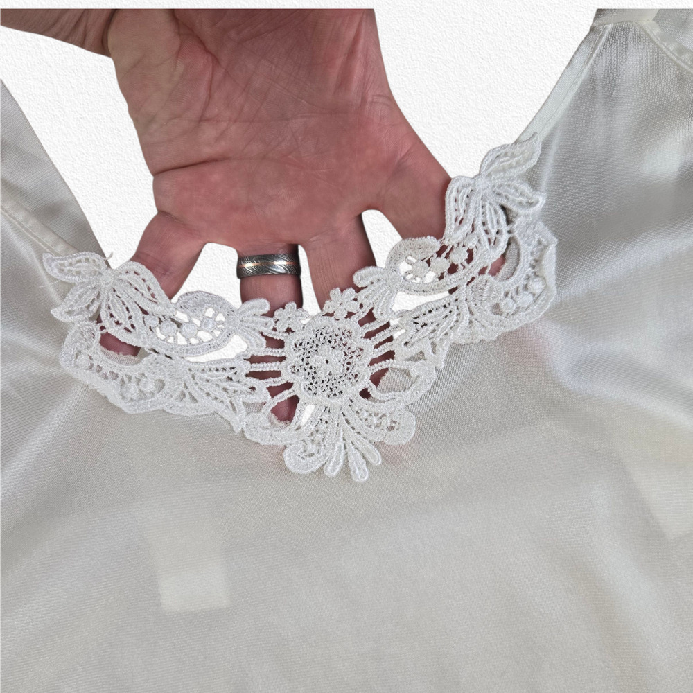 Vintage White Lace Trim Nylon Slip Dress Size Large 1970s 1980s Lingerie - Picture 4 of 8